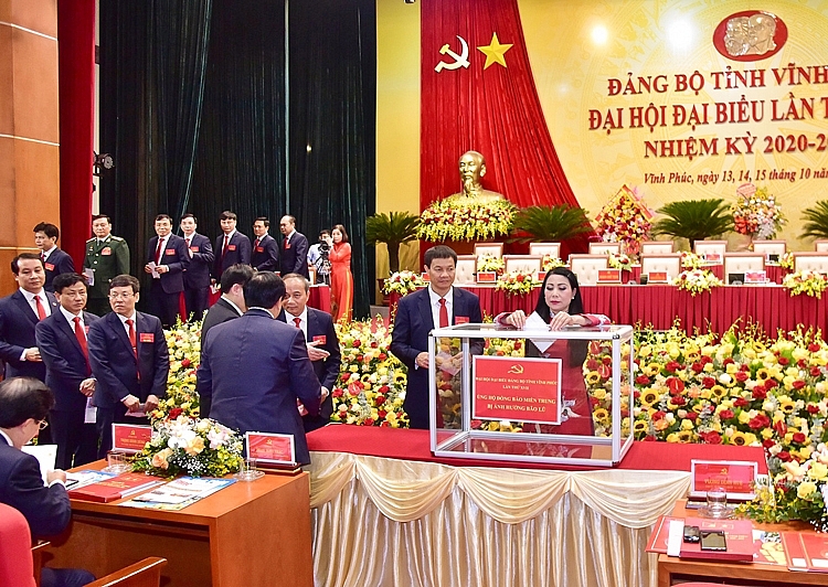 Vĩnh Phúc tích cực ủng hộ đồng bào miền Trung chịu ảnh hưởng bởi mưa lũ